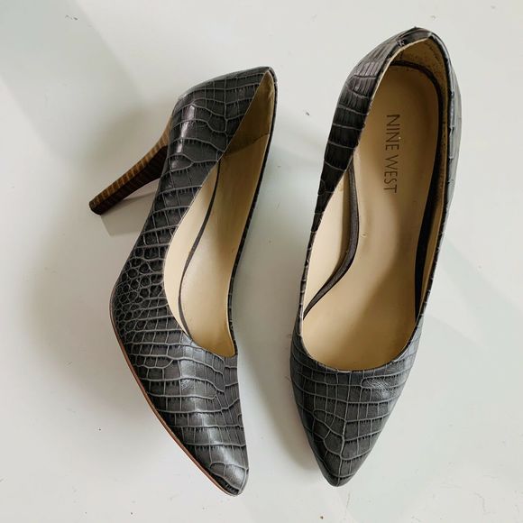 Nine West “Gwendle” Pointed Toe Pump Heels - Picture 2 of 3